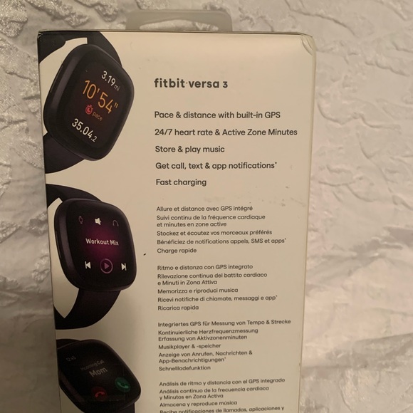 Black Versa 3 Smartwatch with GPS - Picture 7 of 7